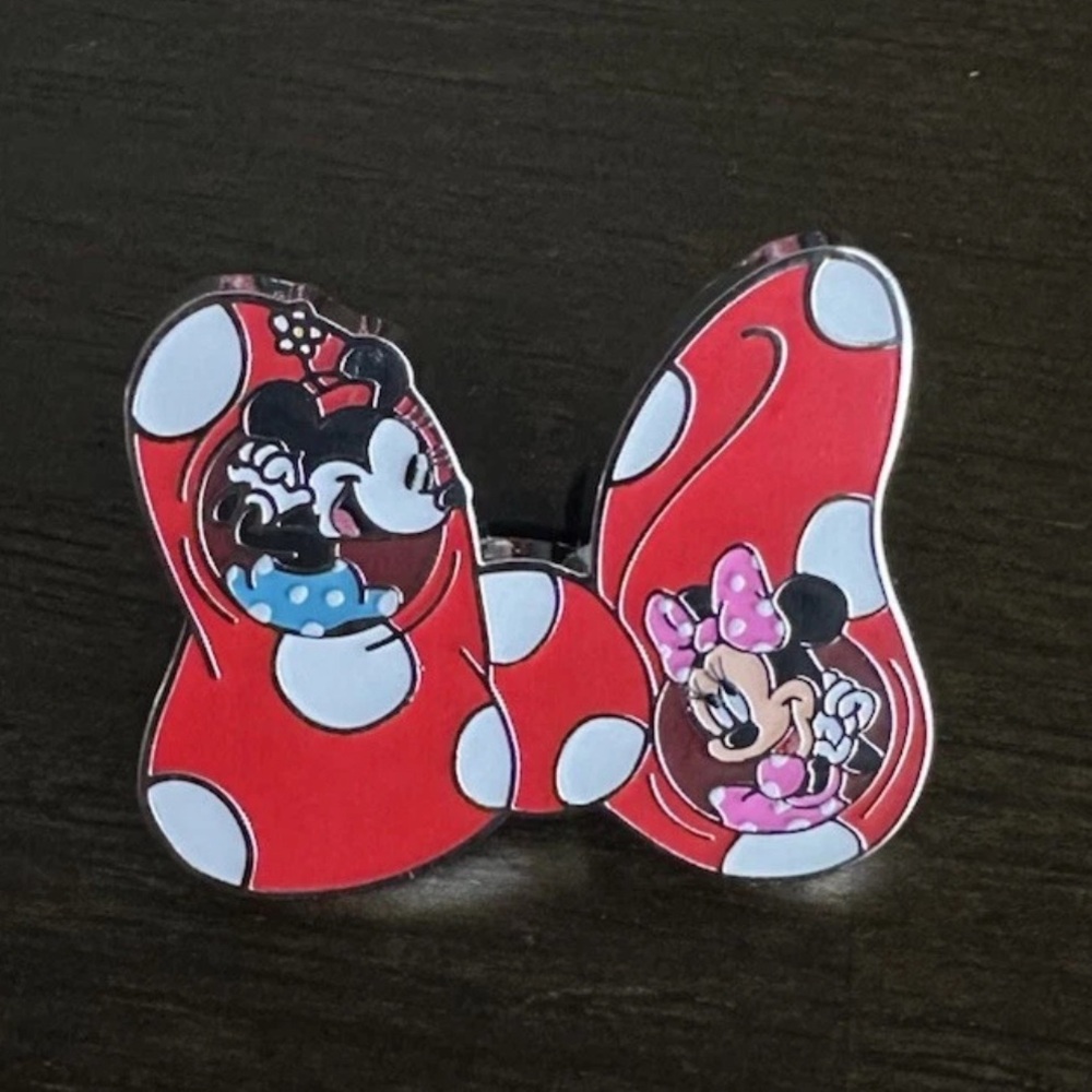 Disney Imaginative Icons Mystery Pin Minnie Mouse 2024 Edition